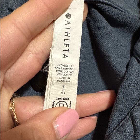 Athleta Flurry Henley Top Seamless Blue Button Athleisure Running Workout Small - Picture 3 of 5